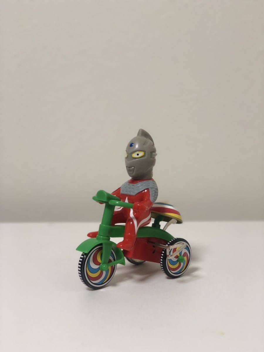 M1号 ブルマァク復刻ウルトラセブン三輪車 ウルトラマン ソフビ