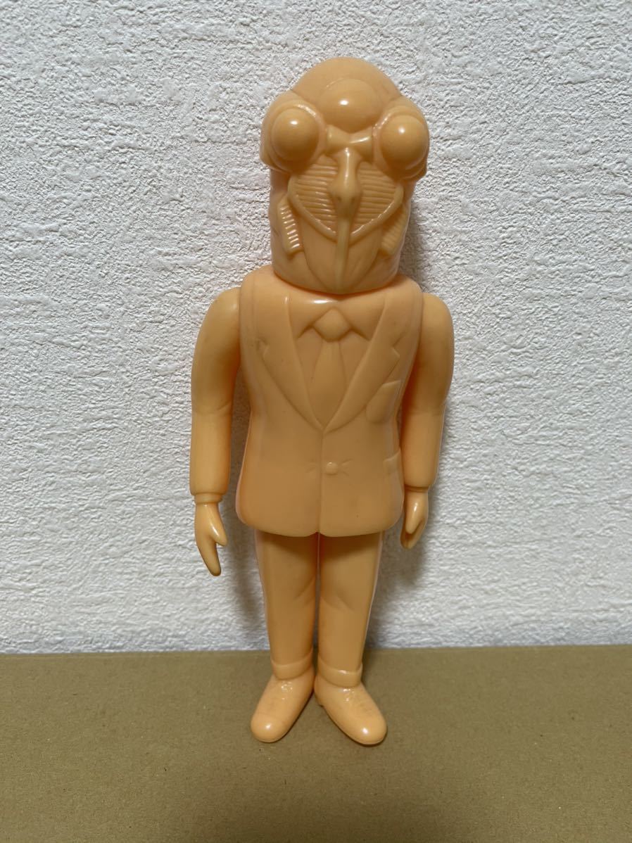 その2 セミ人間 ソフビ 成型色 未塗装 怪獣 セミ人間 ソフビ M1号 星人