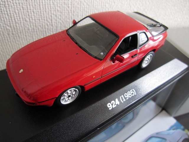 【正規品，限定SALE】 ポルシェ純正 ポルシェ ポルシェ９２４ ミニカー フロントエンジンシリーズ ミニチャンプス １／４３ 未陳列(乗用車)｜売買されたオークション情報、yahooの商品情報をアーカイブ公開 - オ 乗用車