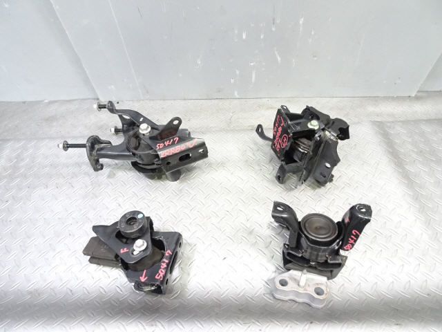 ノア DBA-ZRR80W マウントセット Si 61853km 3ZR-FAE ヴォクシー
