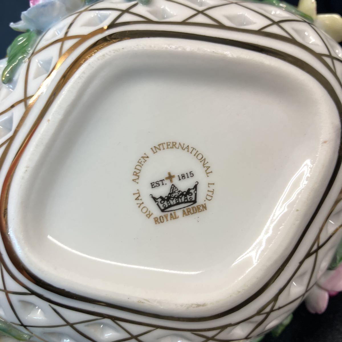 ロイヤルアーデン ROYAL ARDEN 小物入れ ボンボニエール 透かし 陶器