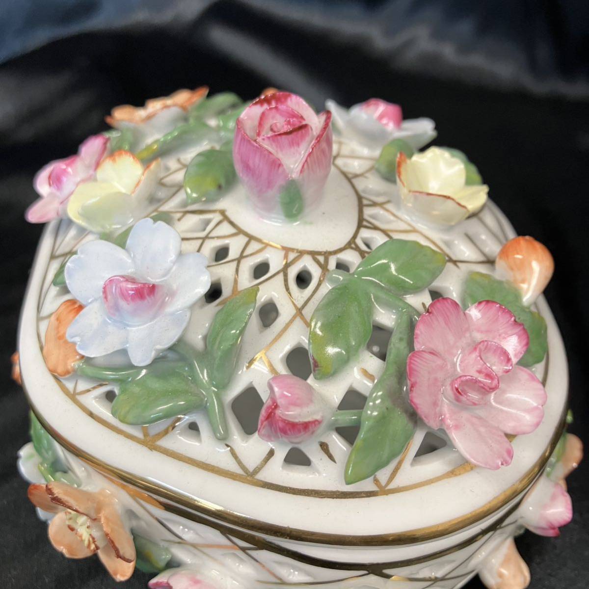 ロイヤルアーデン ROYAL ARDEN 小物入れ ボンボニエール 透かし 陶器