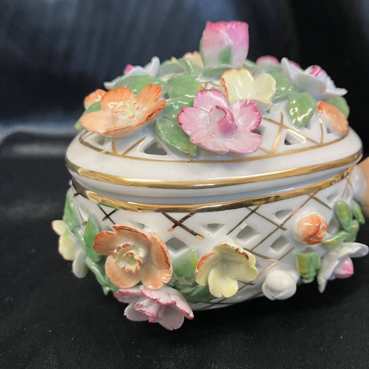 ロイヤルアーデン ROYAL ARDEN 小物入れ ボンボニエール 透かし 陶器
