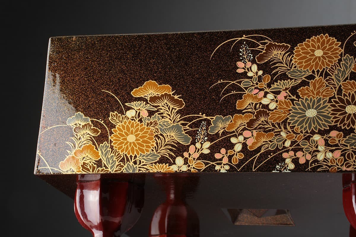 EJ770 蒔絵師 柳山 作 金梨地 秋草花蒔絵 姫将棋盤 幅22.8cm 重1.4kg