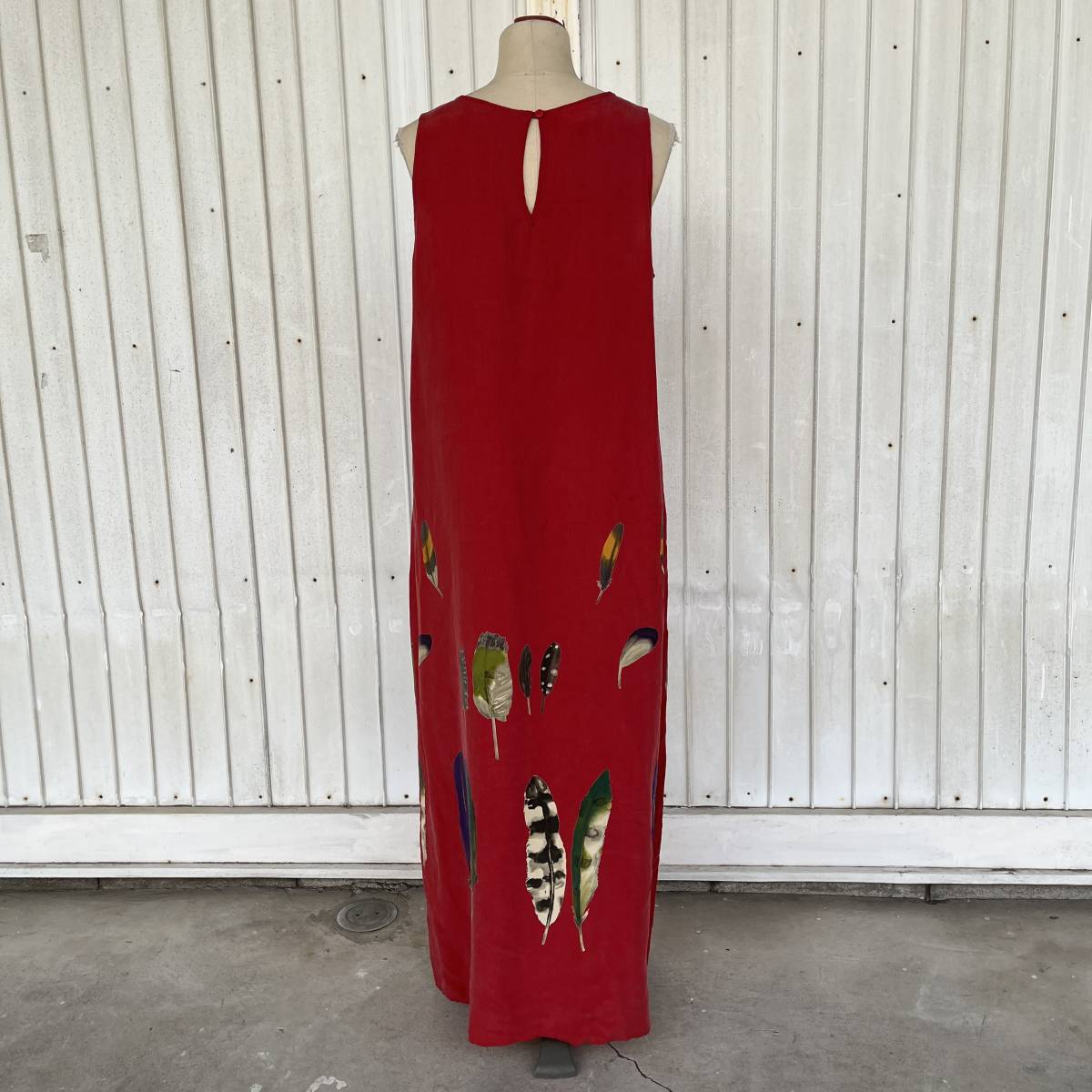 ISSEY MIYAKE オリーブ色ノースリーブワンピース ISSEY MIYAKE