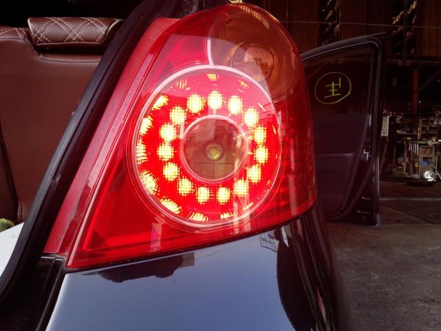 ヴィッツ DBA-NCP91 右テールライト 右テールランプ RS 1NZ-FE 1G3