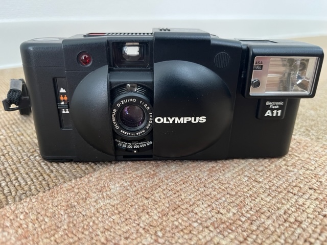 OLYMPUS オリンパス XA2 A11 Electronic Flash D.ZUIKO 1:3.5 35mm コンパクトフィルムカメラ　