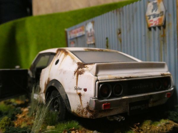 1/24 日産 スカイライン GT-R ケンメリ 放置車両 ジオラマ完成品 1/24