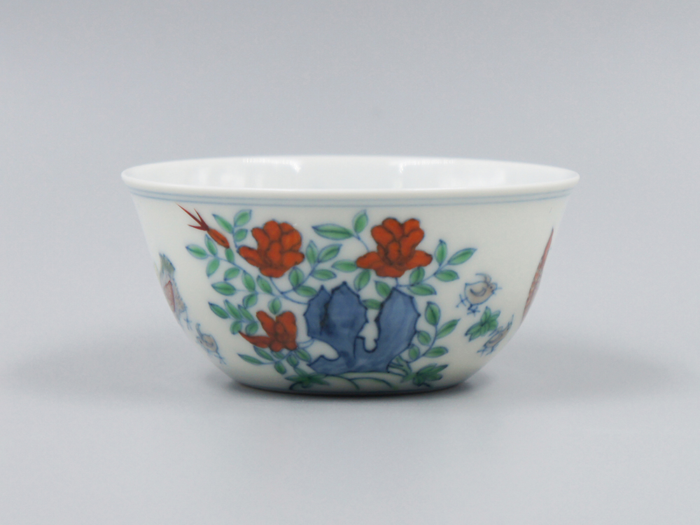 中国美術】 ☆ 瓷器 斗彩鶏缸杯 ☆ 成化款 金鶏 花卉 手描文様 明清