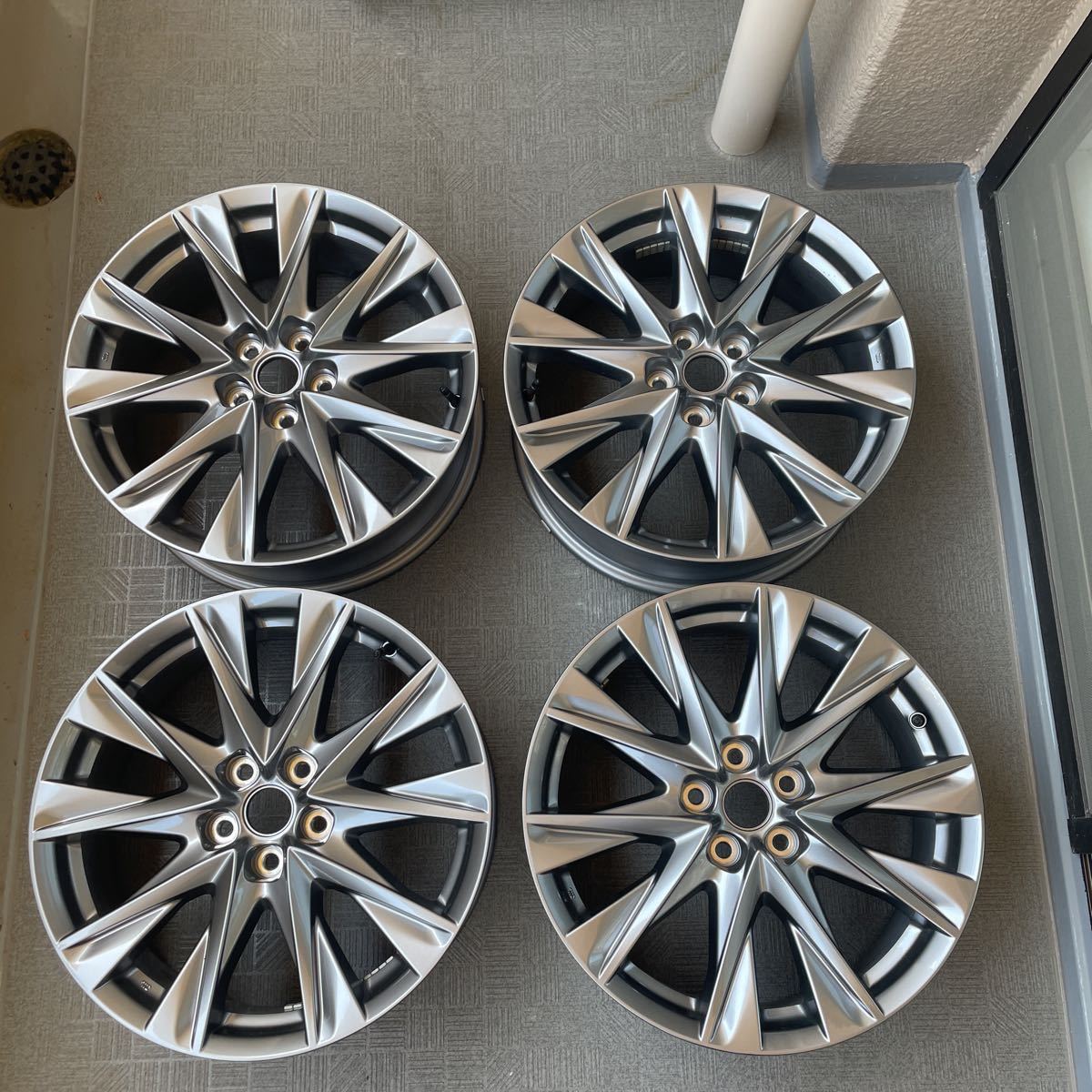 CX-8 純正アルミホイール 新車外し 19インチ マツダ 5穴 自動車