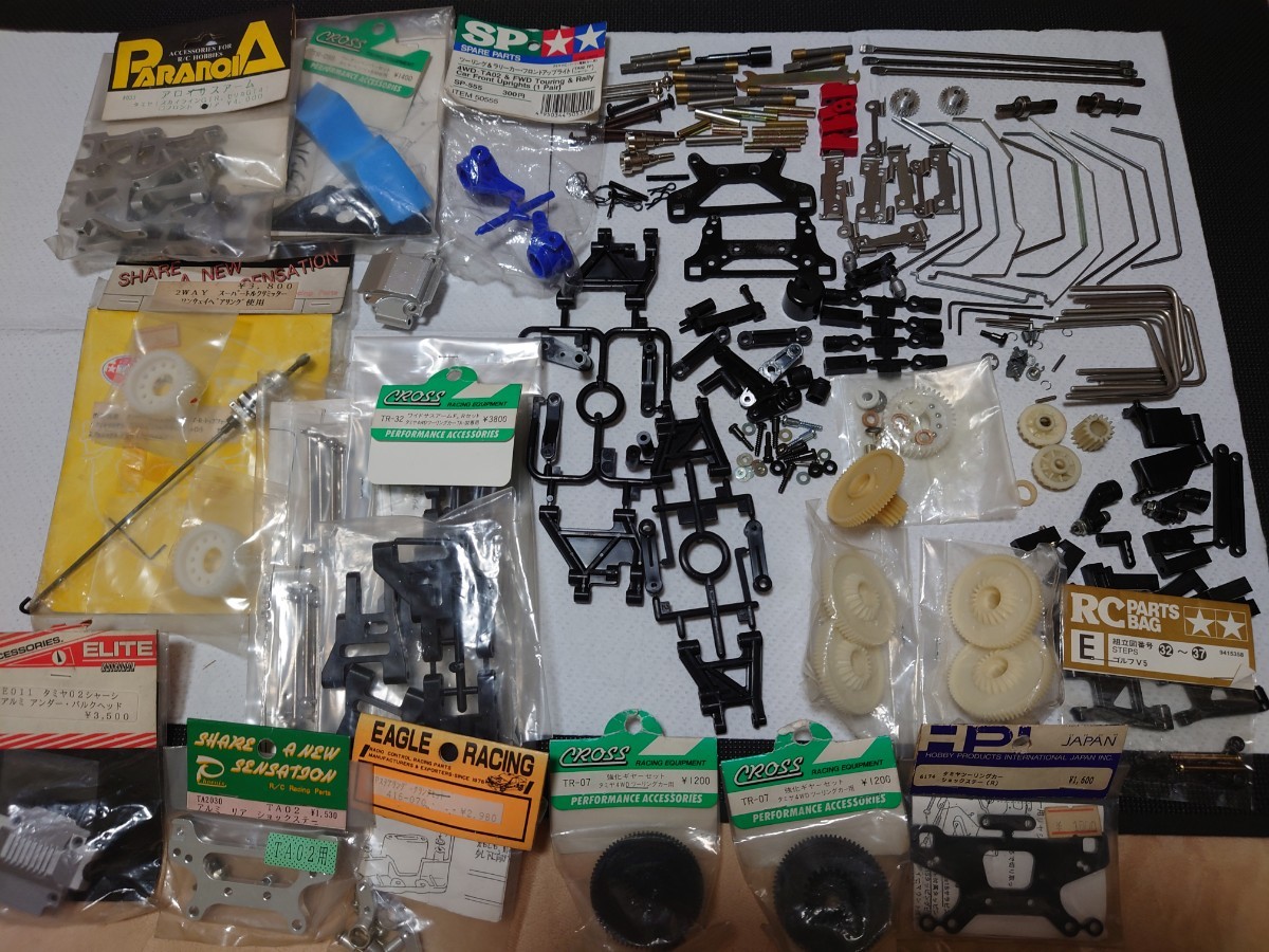 当時物 タミヤ TA01 FRP シャーシ メカ オプション付 ラジコン 車