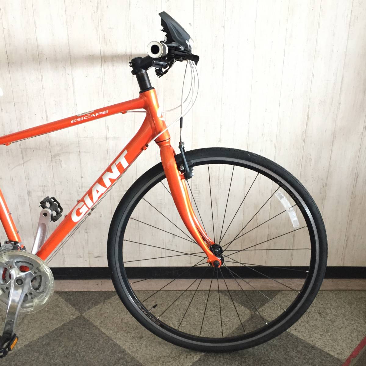 ▽ジャイアント エスケープ R3 ISO 42 10-2 クロスバイク Sサイズ 3×8  
