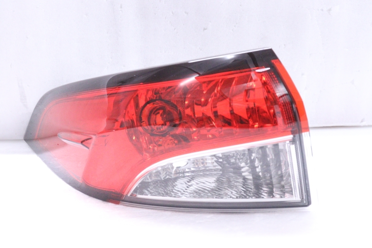 Zwe214 35-95 NRE210 カローラ HV 左テールライト KOITO 12-635 打刻:D 純正 トヨタ ハイブリッド ZWE214 ...