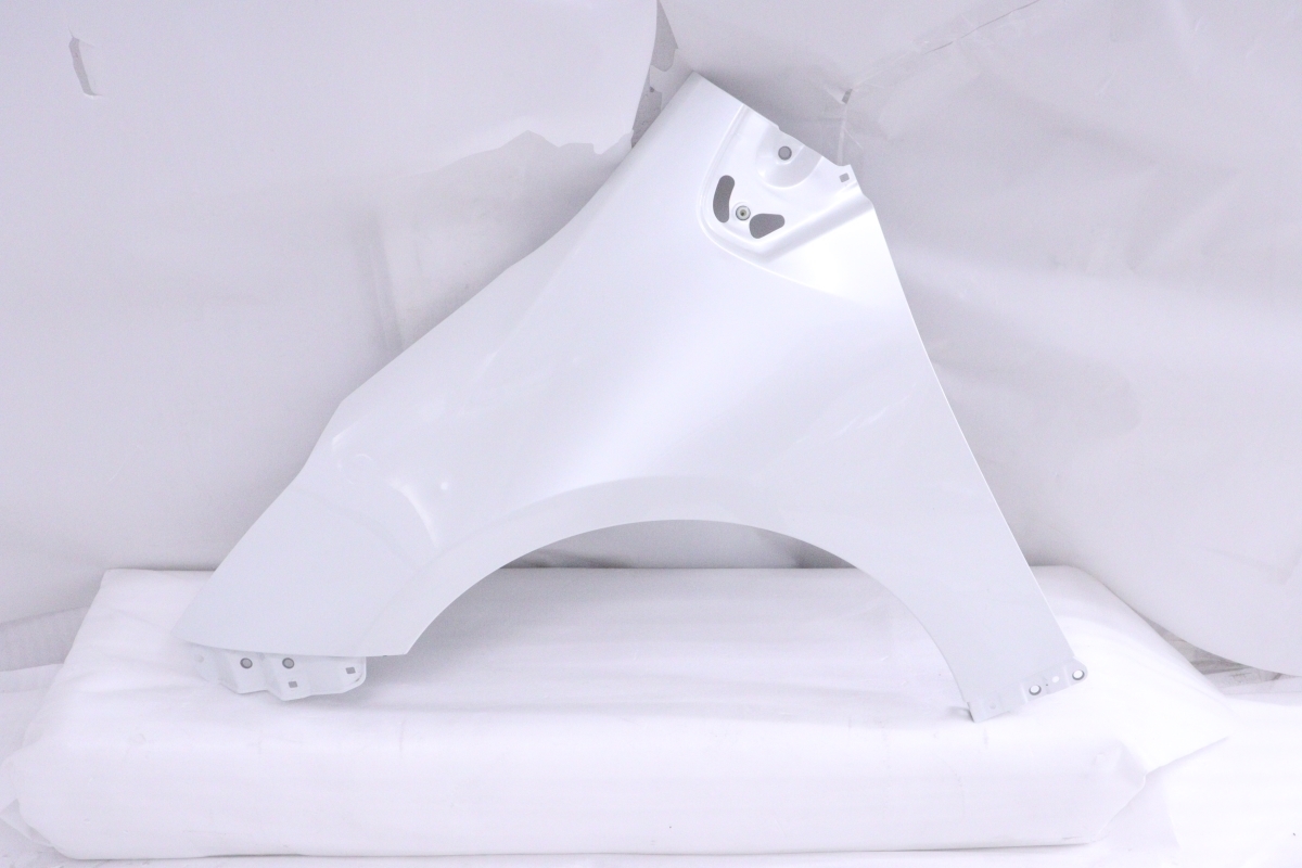 35-667★ZVW50 プリウス 左フェンダー★53802-47100 ホワイトパール ZVW51 ZVW55 純正★トヨタ 補修用 (UK)