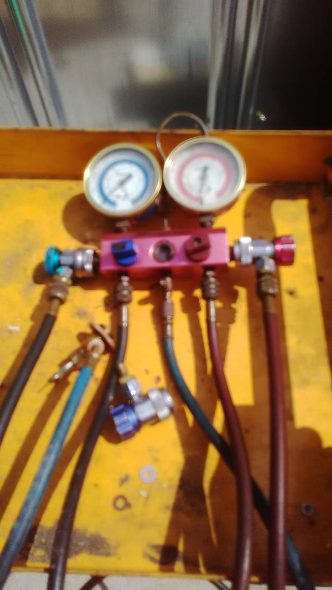 スナップオン？　エアコンガスチャージ　マニホールドゲージ