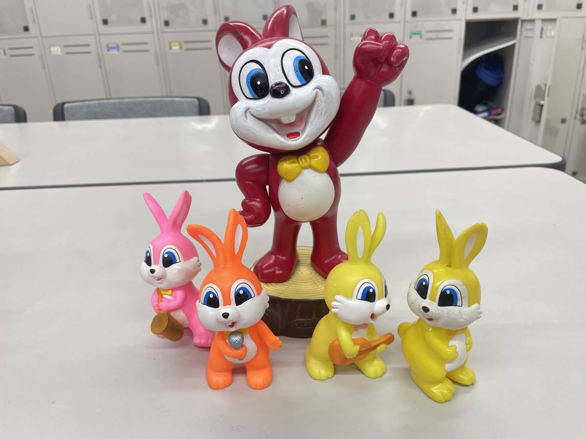 昭和レトロ/ピョンちゃん/全長24㎝/切株の上/仲間たち4匹/非売品
