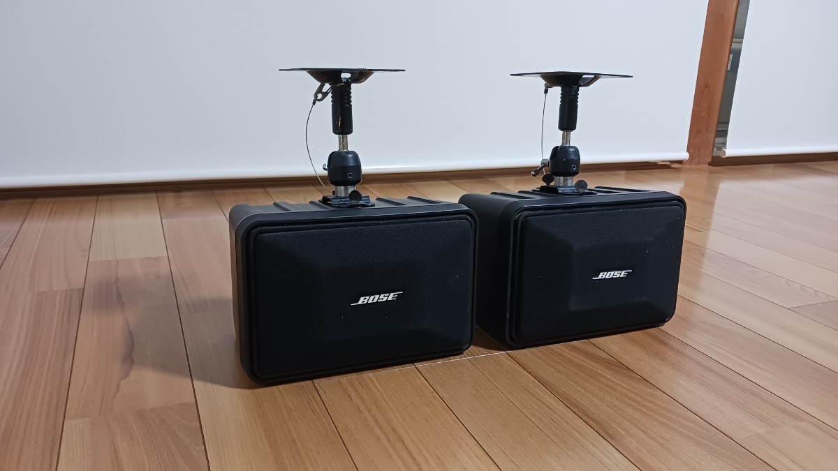 オーディオ機器 極美品 BOSE ボーズ 301V 左右ペア シリアル連番
