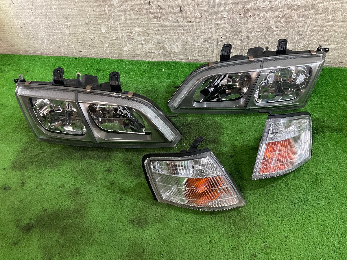 プリメーラ　P11　純正　ハロゲン　ヘッドライト　コーナーライト　左右