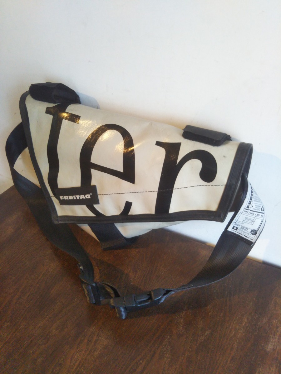 極美品! ほぼ未使用! FREITAG 廃盤 F31 ナイトライダー 希少な白黒  