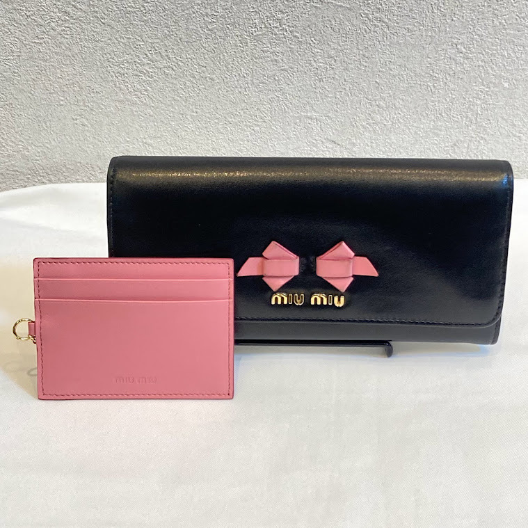 美品！ミュウミュウ ビジュー スタッズ リボン マドラス レザー 長財布 美品！ミュウミュウ ビジュー スタッズ リボン マドラス レザー 長財布