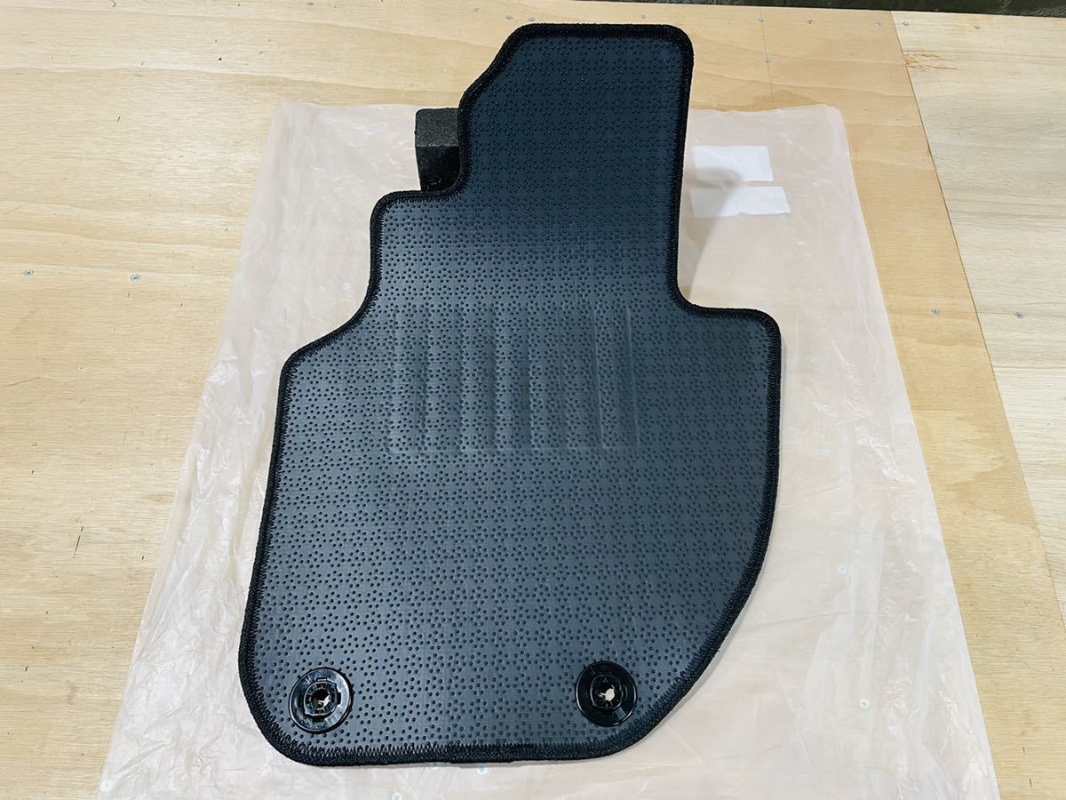 ☆新品☆ ボルボ V40 V40CC 純正OP KARO マット 1台分 フロアマット 