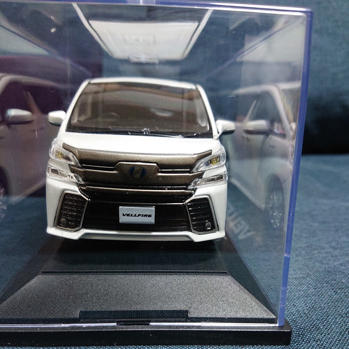 1/30 カラーサンプル ヴェルファイア ホワイトパール TOYOTA