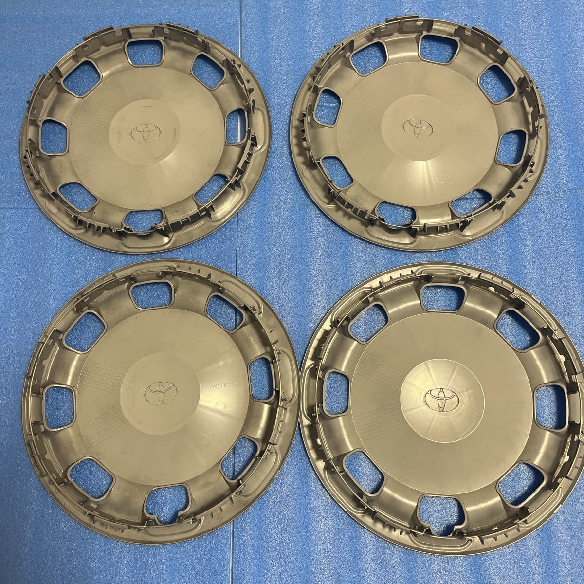 新型シエンタ 純正ホイール15インチ ホイールキャップ 4本セット やさしく