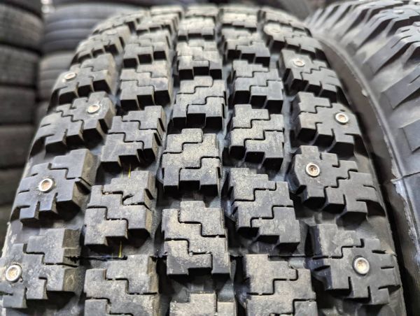 ☆送料無料☆ 195/65R15 2001年製 9分山 NORDMAN 2本/中古スパイク 