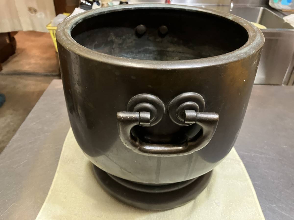 余市町の旧家の蔵から初だし、古い時代の銅製手あぶり火鉢、明治大正期  