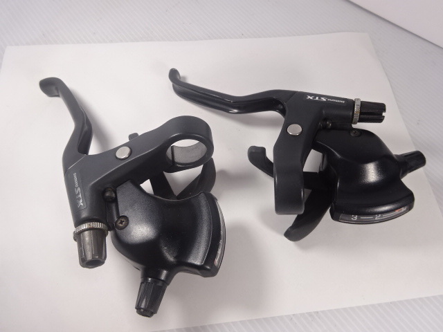 ○ほぼ未使用 STX シフター シフトレバー ST-MC30 SHIMANO シマノ 室内 