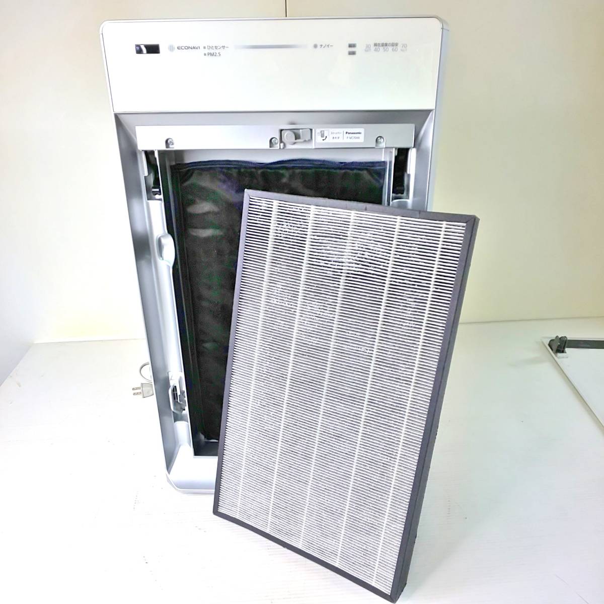 ペット喫煙者なし】Panasonic　パナソニック 加湿空気清浄機 ナノイー F-VC70XK PM2.5 エコナビ 2014年製　〜25畳　空気清浄機　加湿器