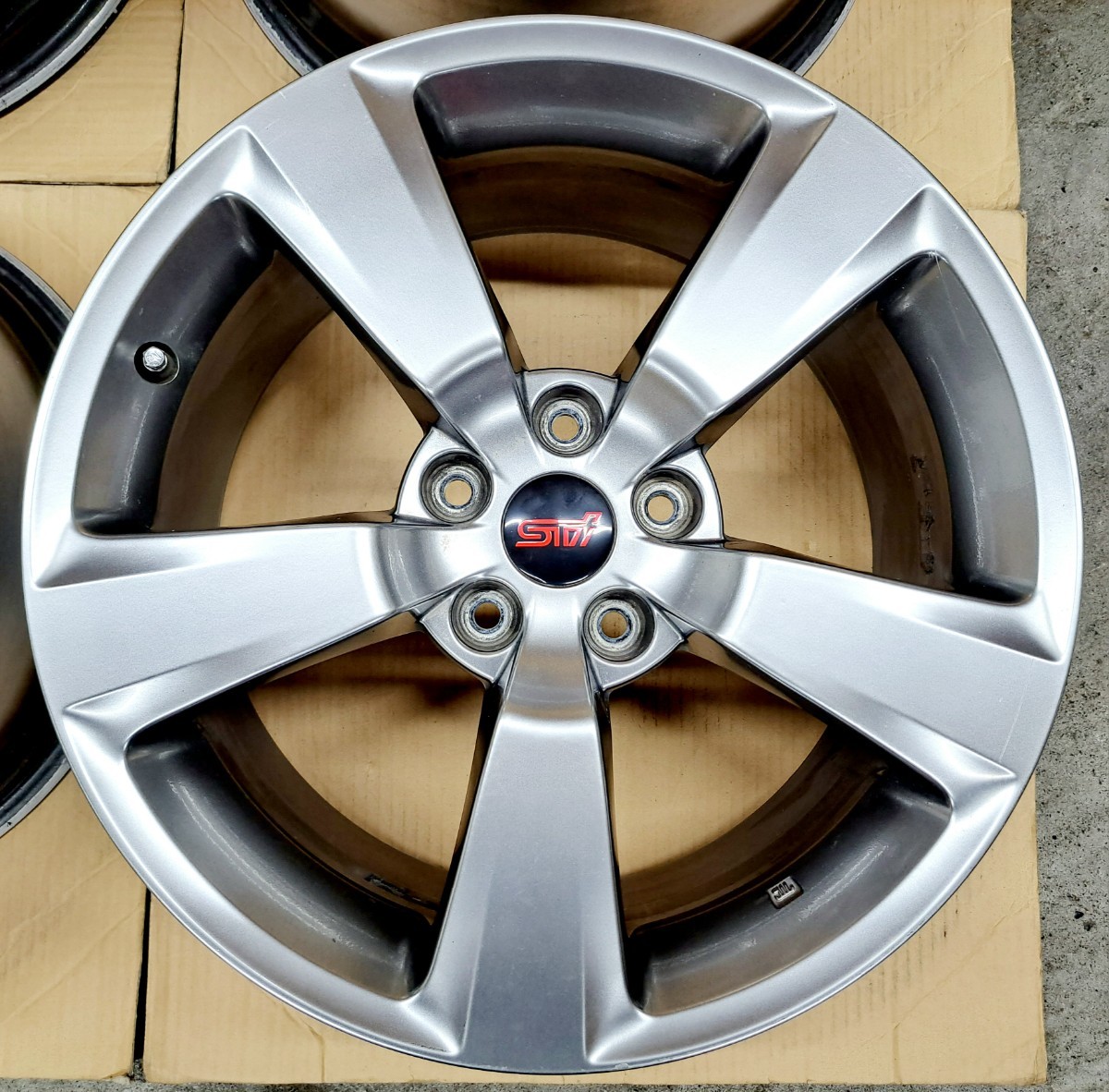 美品】スバル WRX STI 純正 18インチ ホイール 4本 レヴォーグ GVB GRB 