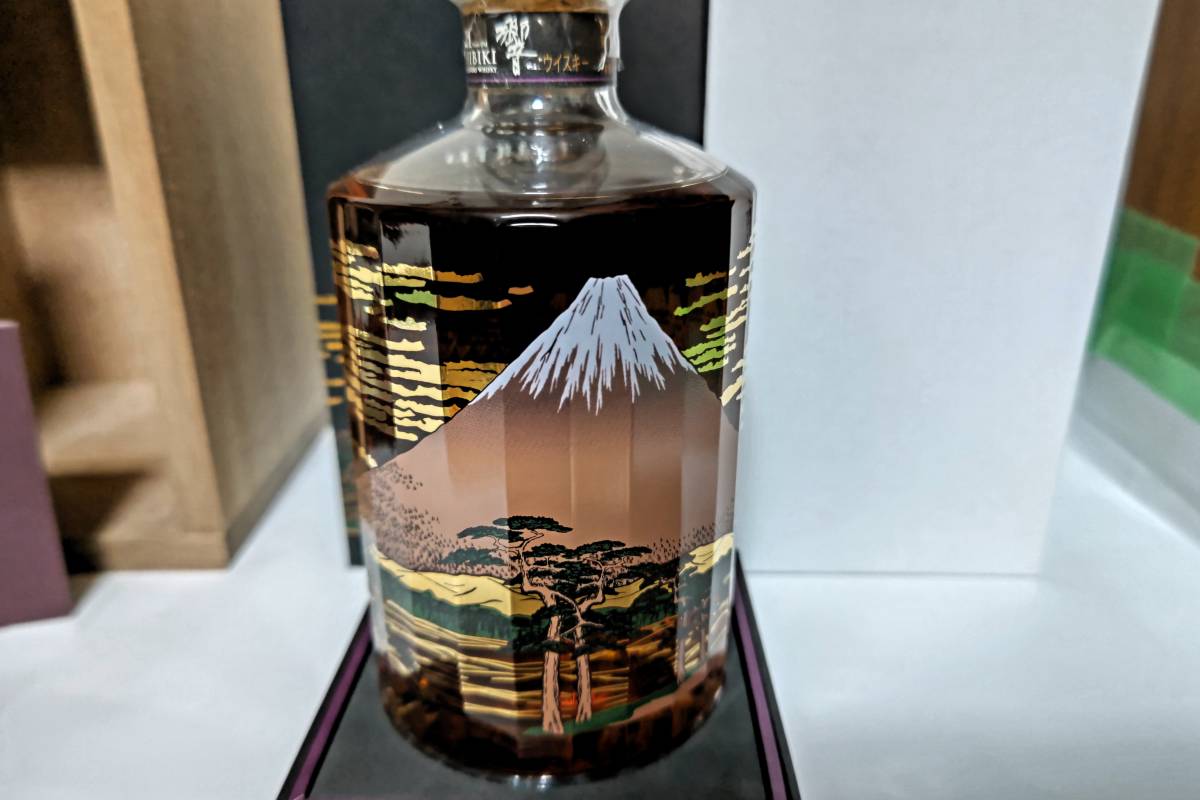 SUNTORY]○「響21年 意匠ボトル〈富士風雲図〉」 ○700ml 43％ ○ 未