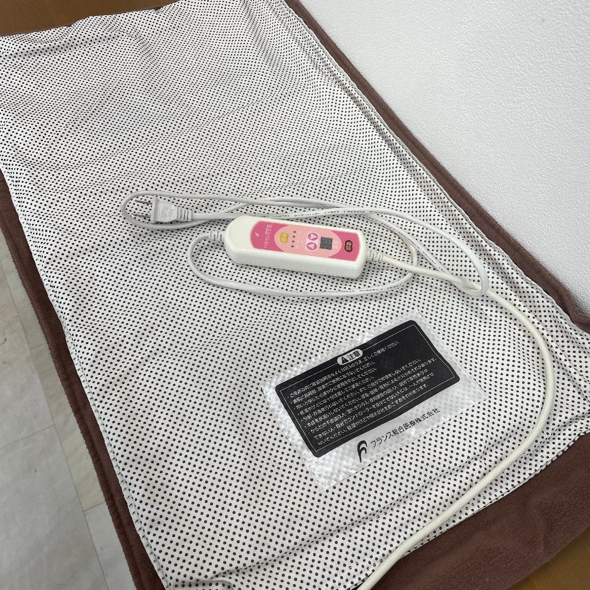 【新品未使用 】温蒸浴うるおいIII フランス総合医療遠赤外線マット 蒸気温熱 ω美品【フランス総合医療 温熱マット 温蒸浴うるおい 家庭用温熱治療器