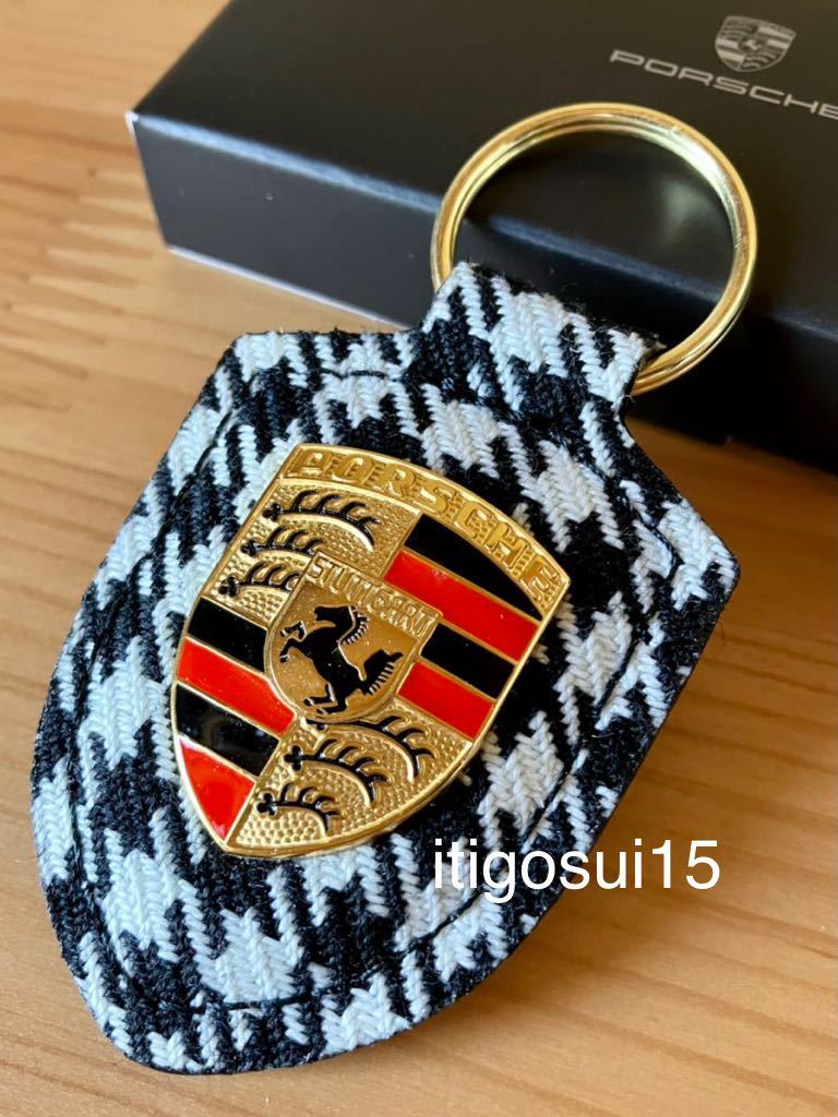 ☆レア【未使用・新品】ポルシェ PORSCHE☆キーホルダー 千鳥格子 白黒