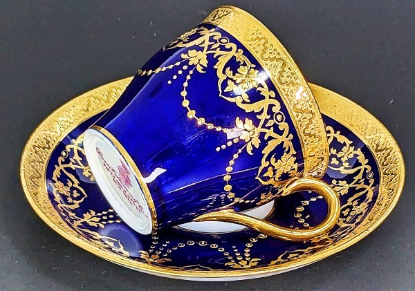 【美品】オールドミントン コバルト地 金彩エンボス装飾 ブイヨンカップ＆ソーサー 1873-1912年 MINTON（ミントン）コバルト 金点盛 キャビネットカップ