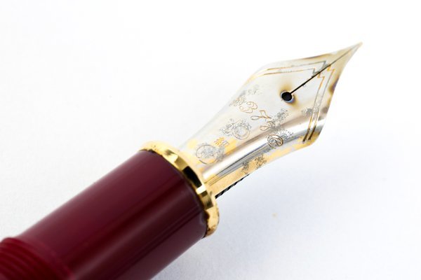 PLATINUM プラチナ #3776 万年筆 昇峰 金蒔絵 桜 ペン先 細字 文房具 PLATINUM プラチナ #3776 万年筆 昇峰 金蒔絵 桜 ペン先 細字 文房具