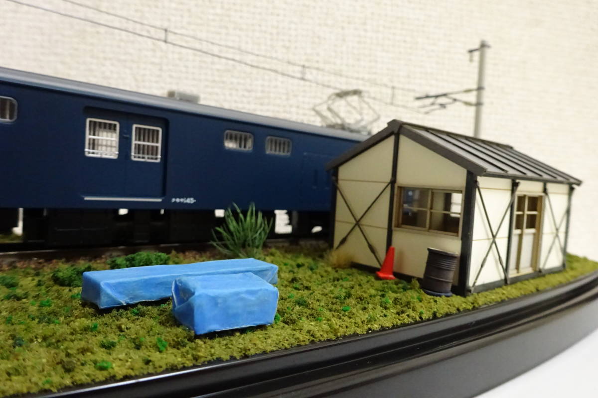 ハンドメイド　HOゲージ 車両展示台 ジオラマ ケース付き 今日の特価 HOゲージ 車両展示台・ジオラマ （クリアケース付