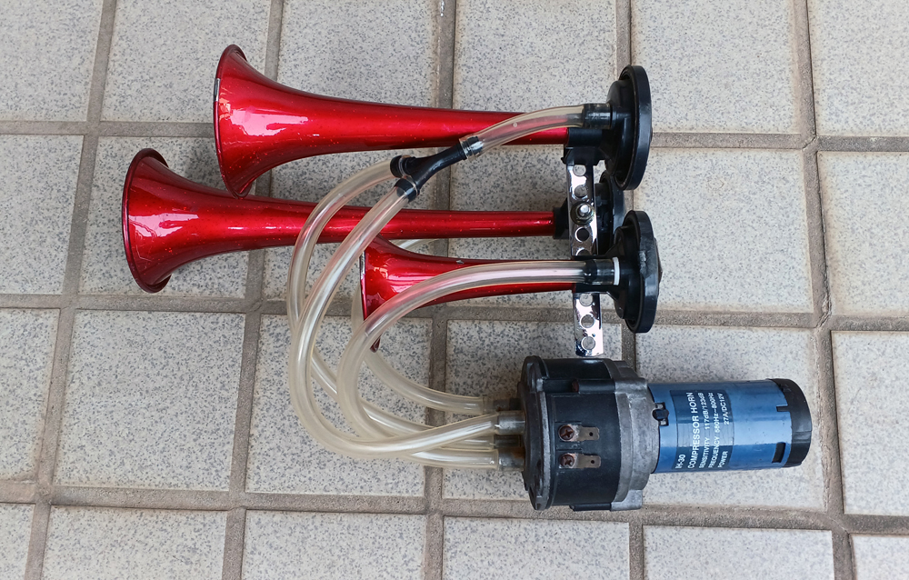 3連ラッパ Z2 Z400FX KH250 CBX400 CB400F CB750 GS400 GT380 XJ400 RZ250 ゼファー 旧車 GX71 軽トラ ハコスカ ジムニー ソアラ 検(当時物