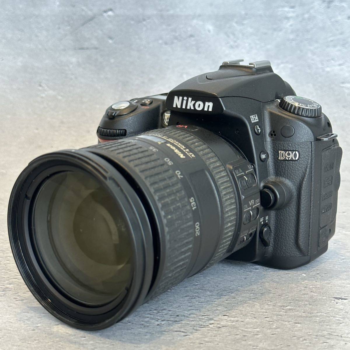 Nikon D90 18-200mm AF-S VR ED II Lens DX with Camera Excellent 