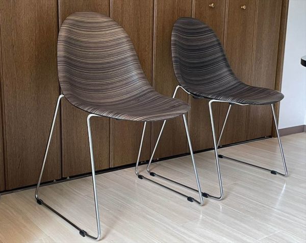 美品 IDC大塚家具 PLANK社 LUNA 高級ダイニングチェア2脚セット ウッド プランク社製 1人掛けチェア 椅子 スチール脚 (B)