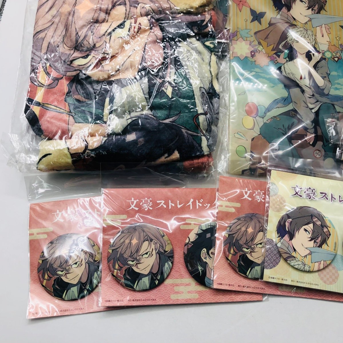 中古品 文豪ストレイドッグス 文スト 紙飛行機 妖之酒宴 缶バッジ 