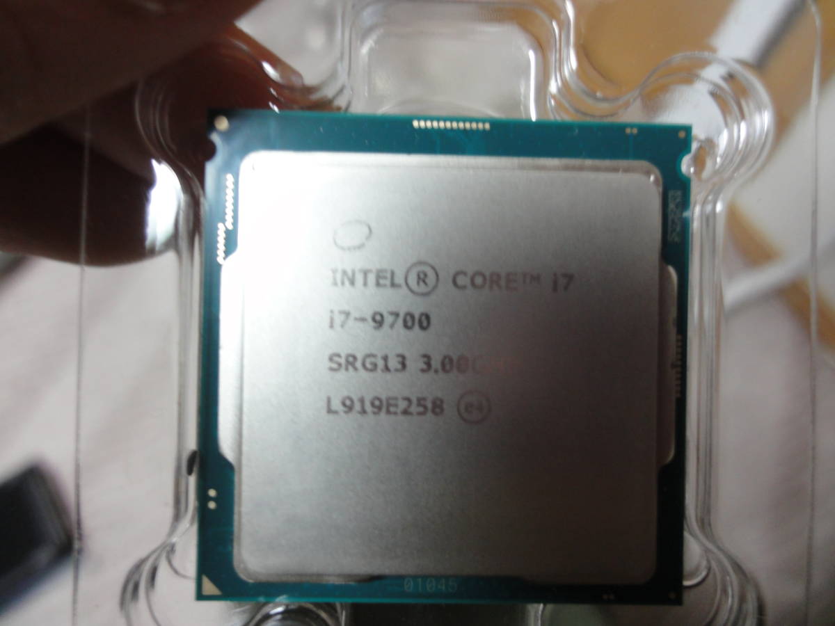Core Intel i7-9700 CPU SRG13 3.00GHz Processor GHz 3.0GHz i7 0 8-Core