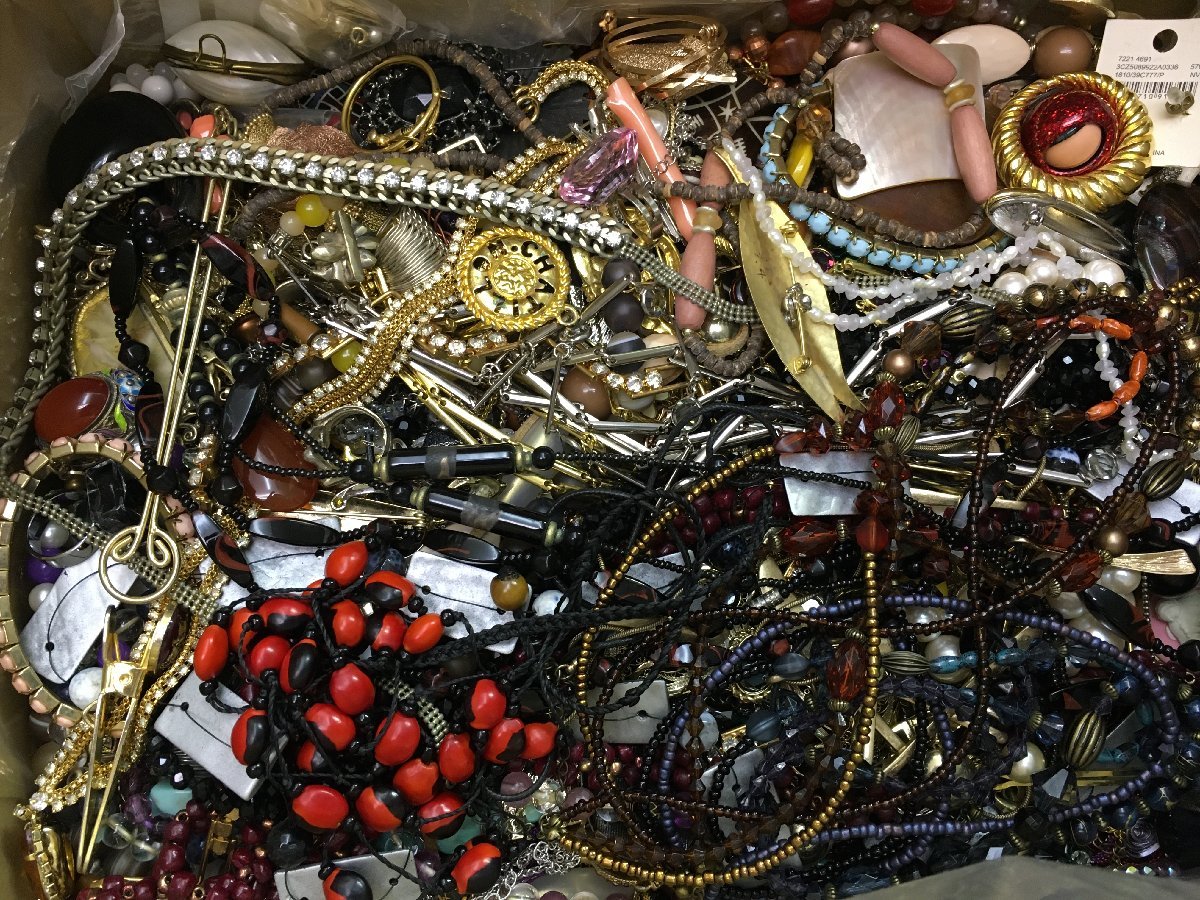 10□ZY0262 大量 アクセサリー イミテーション まとめ売り 総重量 約
