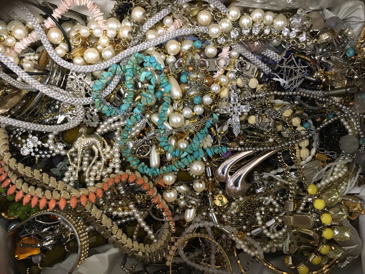 10□ZY0262 大量 アクセサリー イミテーション まとめ売り 総重量 約