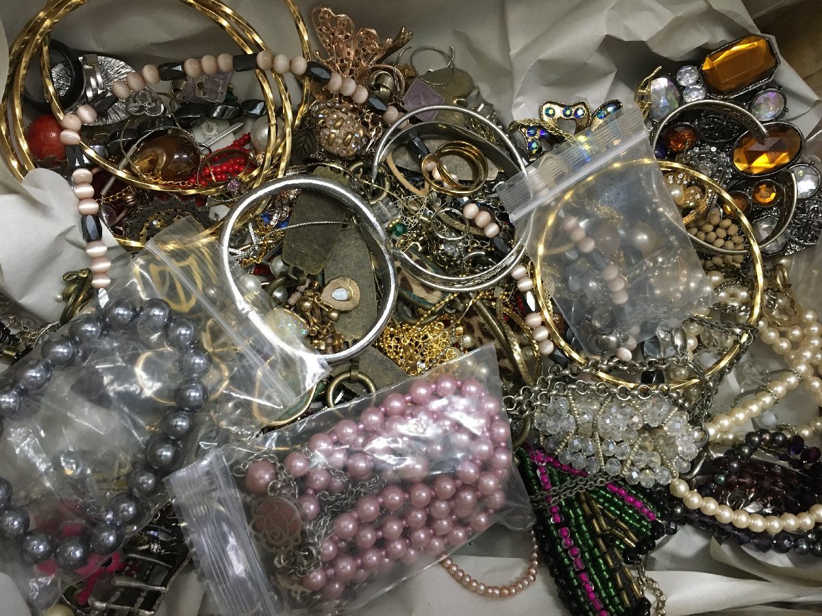 10□ZY0262 大量 アクセサリー イミテーション まとめ売り 総重量 約