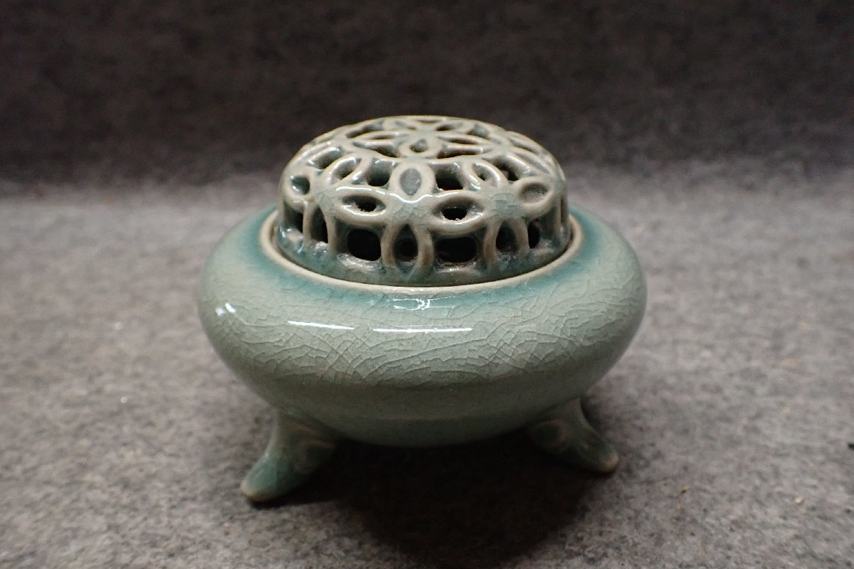 ☆070336 韓国人間文化財 柳海剛(柳根瀅) 作 高麗青磁 三足香炉 ☆