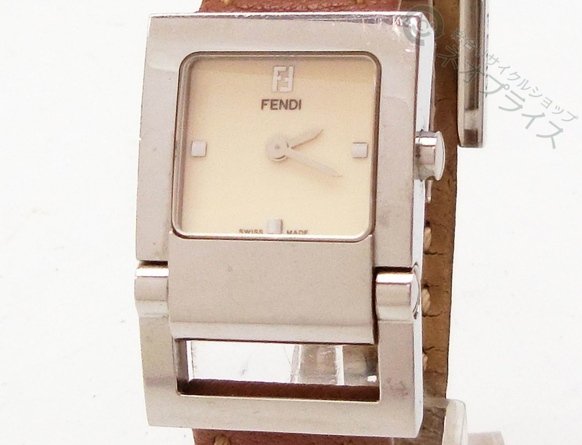 FENDI スクエア フェンディ レディースウォッチ シルバー クォーツ 