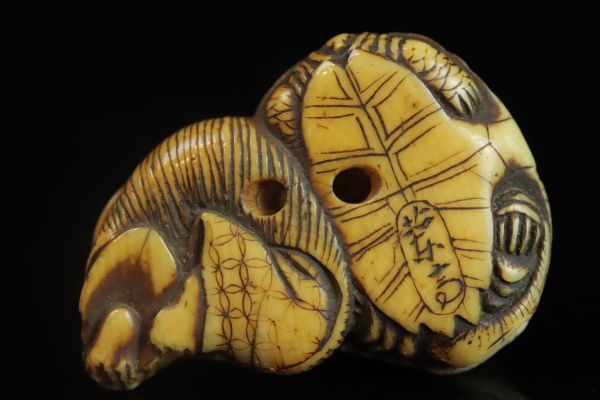 【根付(netsuke)】人物の根付　木製　江戸時代 江戸時代のミニチュア…根付（ねつけ）が、一挙に展示 ＠東京国立博物館