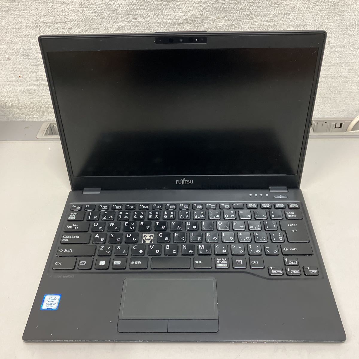 富士通、重さ898gで24時間駆動の13.3型ノートPC「LIFEBOOK UH90⁄